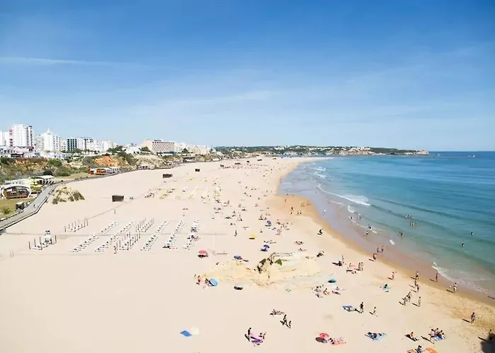 Appartement Rocha 1 *